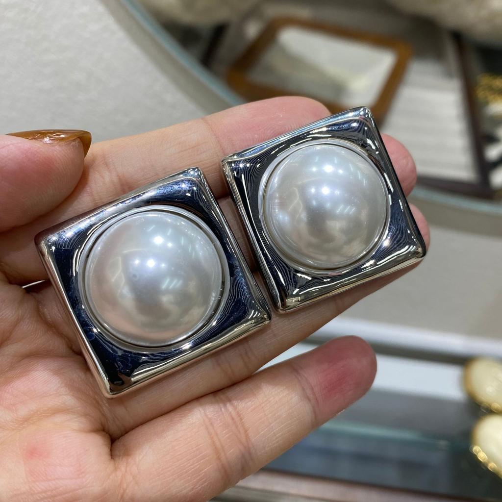 French Retro Exaggerated Geometric Square Earrings Simple And Versatile Temperament Personalized Hip Hop Stud Earrings