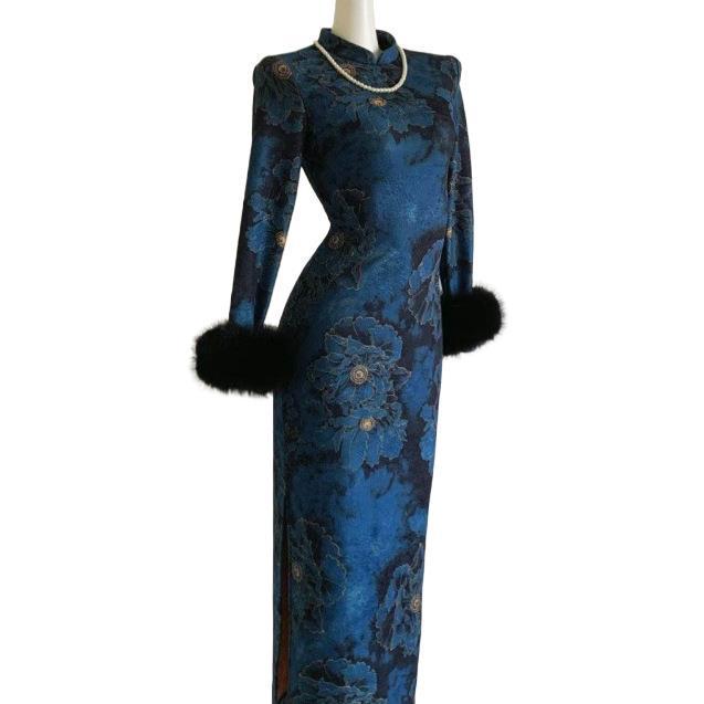 Retro New Chinese Style Autumn/Winter Velvet-Enhanced Qipao Dress - Women's Waist-Cinching Slit Long Sleeve.
