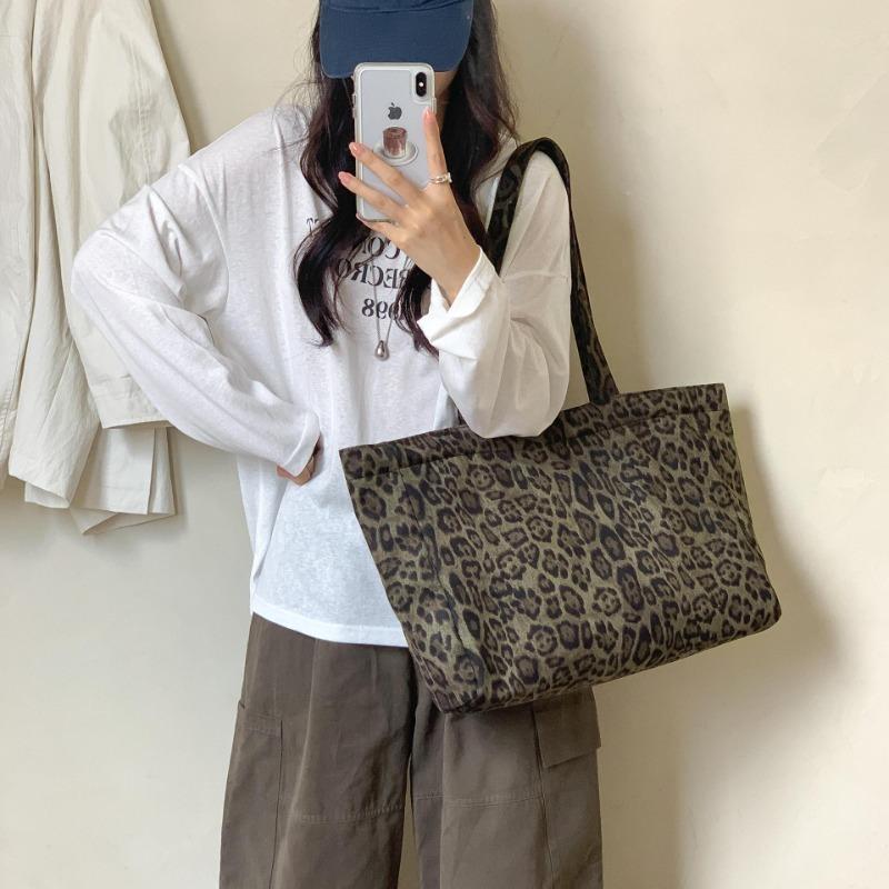 New leopard print bag autumn and winter niche casual lazy style shoulder bag large capacity commuter tote bag women