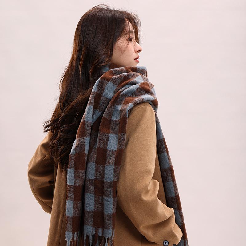 

Plaid scarf women s autumn and winter retro senior sense thickened warm scarf fringed versatile student tide 200*40 чорний