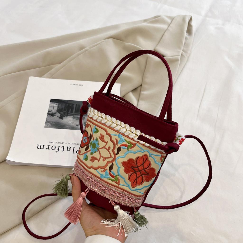 Vintage Water Bucket Bag With Tassel Embroidery For Daily Use In Art Style