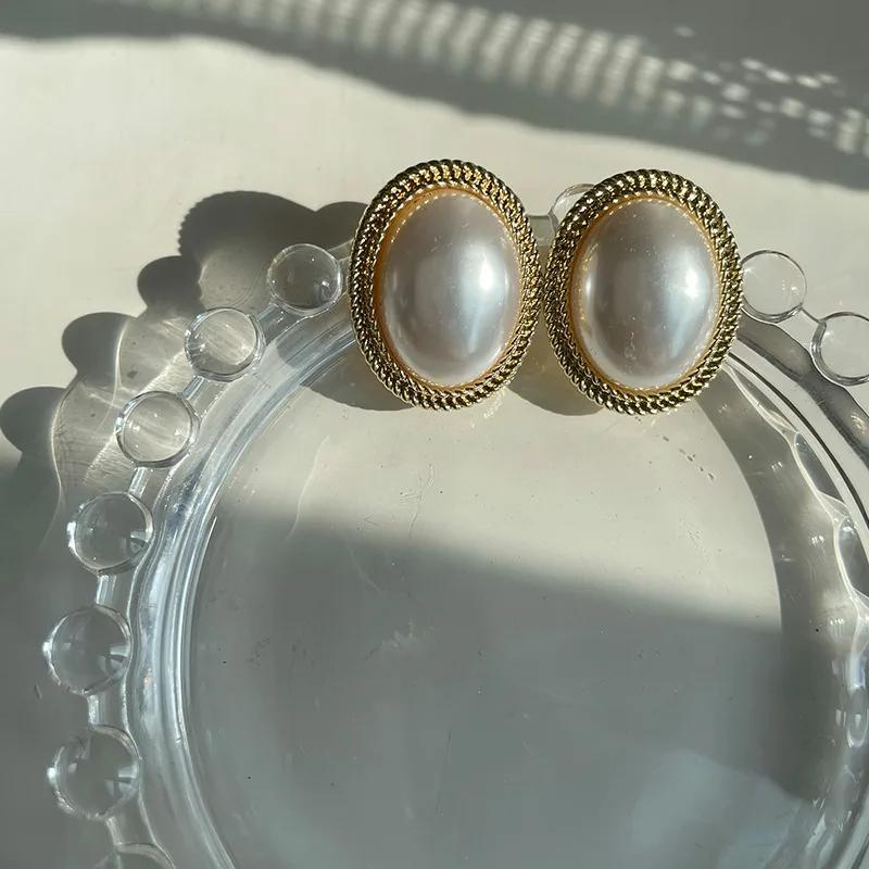 Imitation Pearl Earrings Zircon Retro Elegant Irregular Oval Square Hollow Out Earrings for Women Party Autumn Winter Jewelry