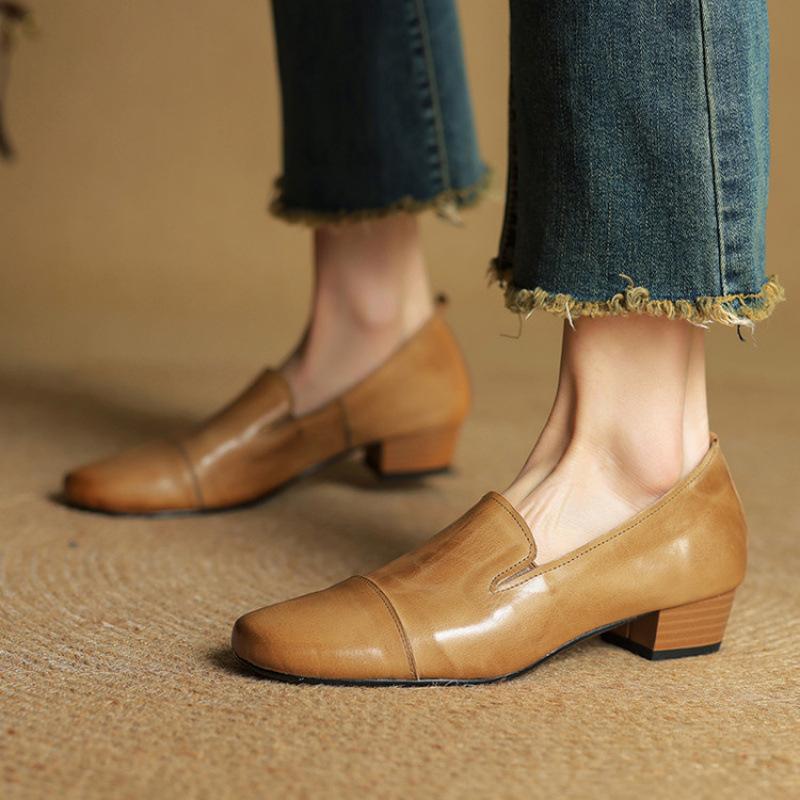 Four Seasons Wear Black Small Leather Shoes New Comfortable Leather Single Shoes Women's Head Casual Shallow Mouth Medium Heel Large Size Shoes S