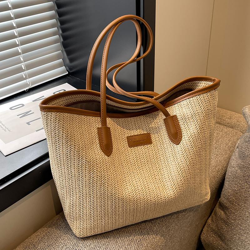 Woven Straw Bag Women's Large Capacity 2025 New Summer Versatile Shoulder Bag Texture Class Tote Bag