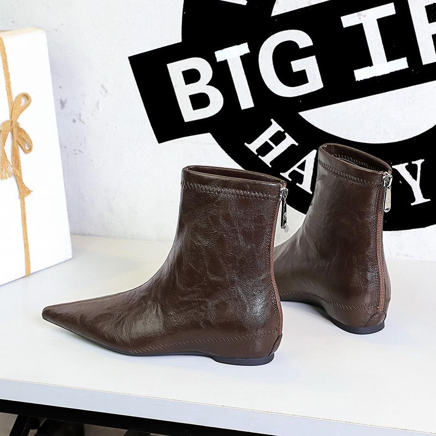 Pointed Chelsea Short Boots Women's 2025 Autumn and Winter Single Boots Skinny Thick Heel Fried Street Fashion Boots Temperament Skinny Naked Boots