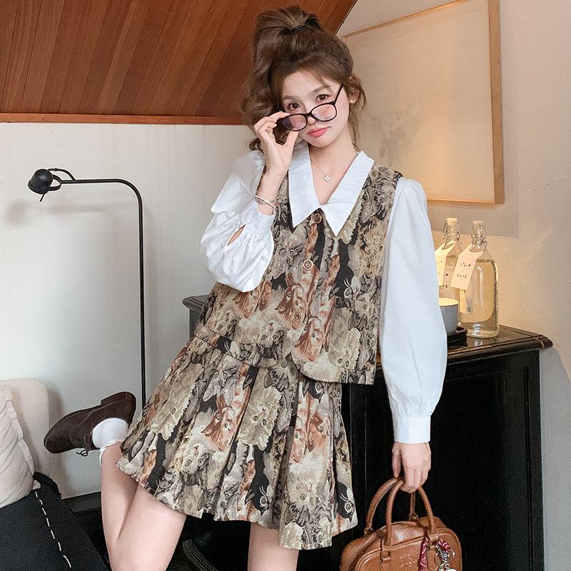 2025 Retro French Sweet Print Vest, Shirt, and Pleated Skirt Set
