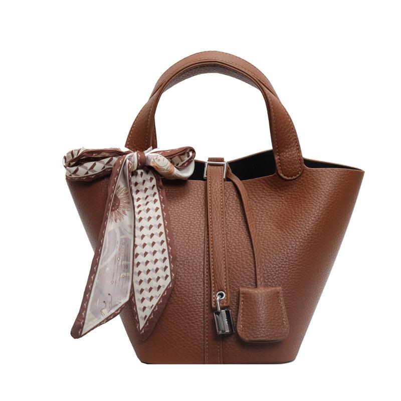 

Ms. Bao s New Handbag Large-capacity Versatile Commuter Bag