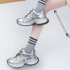 Trend tykksålede høydeøkende sølv pappa-sko for kvinner 2025 vår ny mote fritidssko høydeøkende sportssko for kvinner