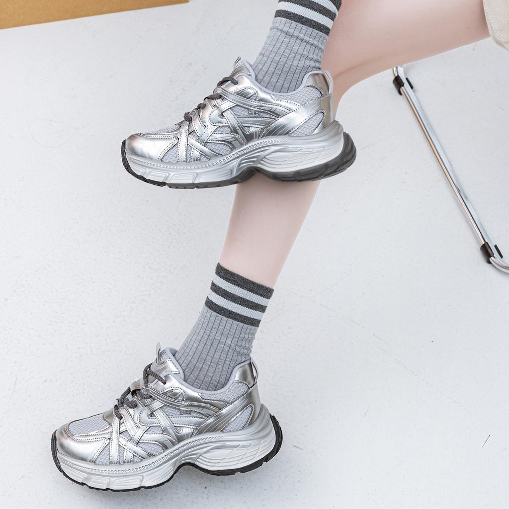 Trend tykksålede høydeøkende sølv pappa-sko for kvinner 2025 vår ny mote fritidssko høydeøkende sportssko for kvinner
