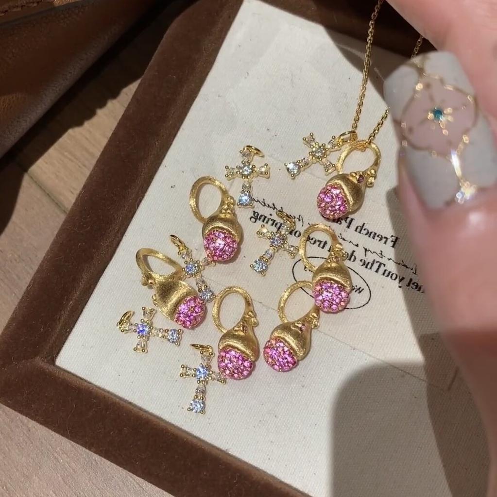 Design Sense Cross Pink Diamond Pine Cones Pendant Necklace Women'S Light Luxury Retro Elegant Fashion Versatile Neck Chain Sweater Chain