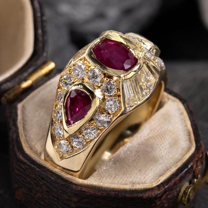 Classic Luxury Inlaid Shiny Red Geometric Synthetic Zircon Ring Suitable for Women's Daily Dating Banquet Engagement Jewelry