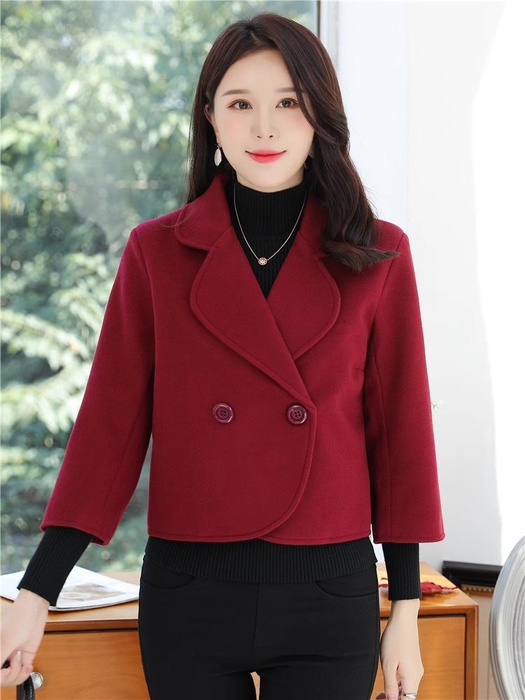 Women's Short Wool Coat - Petite, Versatile, and Stylish for Autumn and Winter