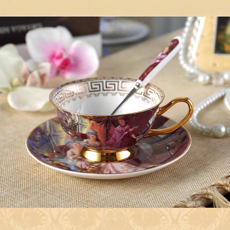 Juego de Tazas de Té y Café de Porcelana Ósea Pintada en Oro Retro Europeo