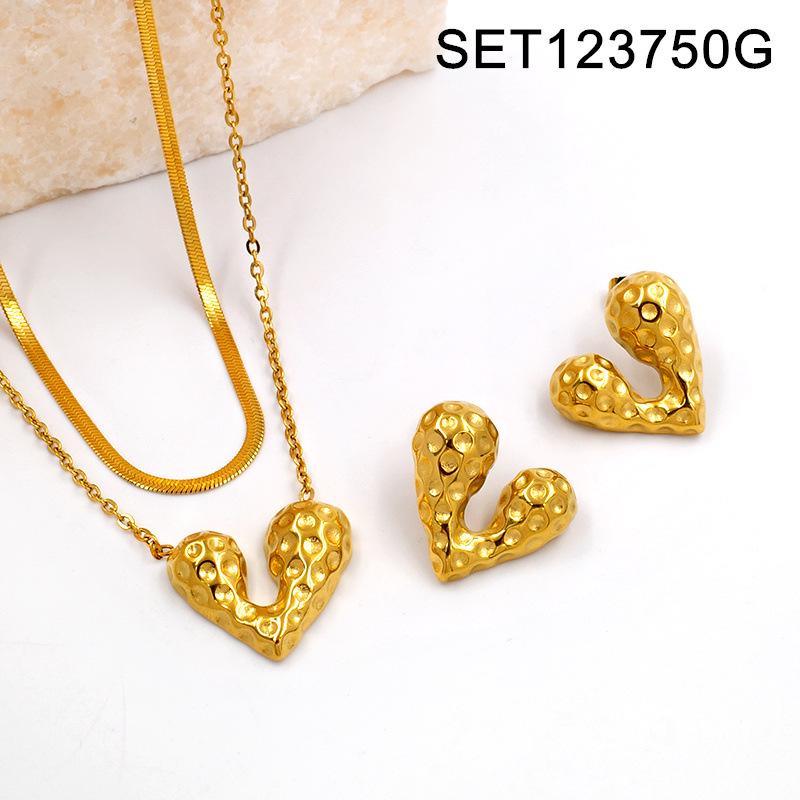 European & American Gold-Plated Titanium Heart Necklace & Earring Set - High-End Fashion Versatile Clavicle Chain