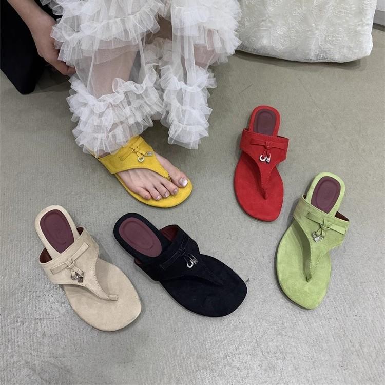 Xiaoxiangfeng girl with skirt toe flip-flops shoes women's summer wear 2025 new pinch foot flat bottom cool slippers