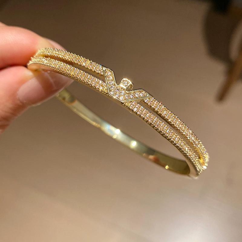 Inlaid Zircon Geometric Open Bangle - Elegant, High-End Design for Versatile Women's Fashion
