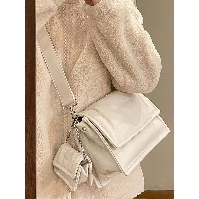 Новая женская сумка из мягкой кожи большая вместимость сумка подмышку сумка-облако ощущение высокого класса сумка-тоут для сумка-булочка сумка для матери и ребенка 2980₽