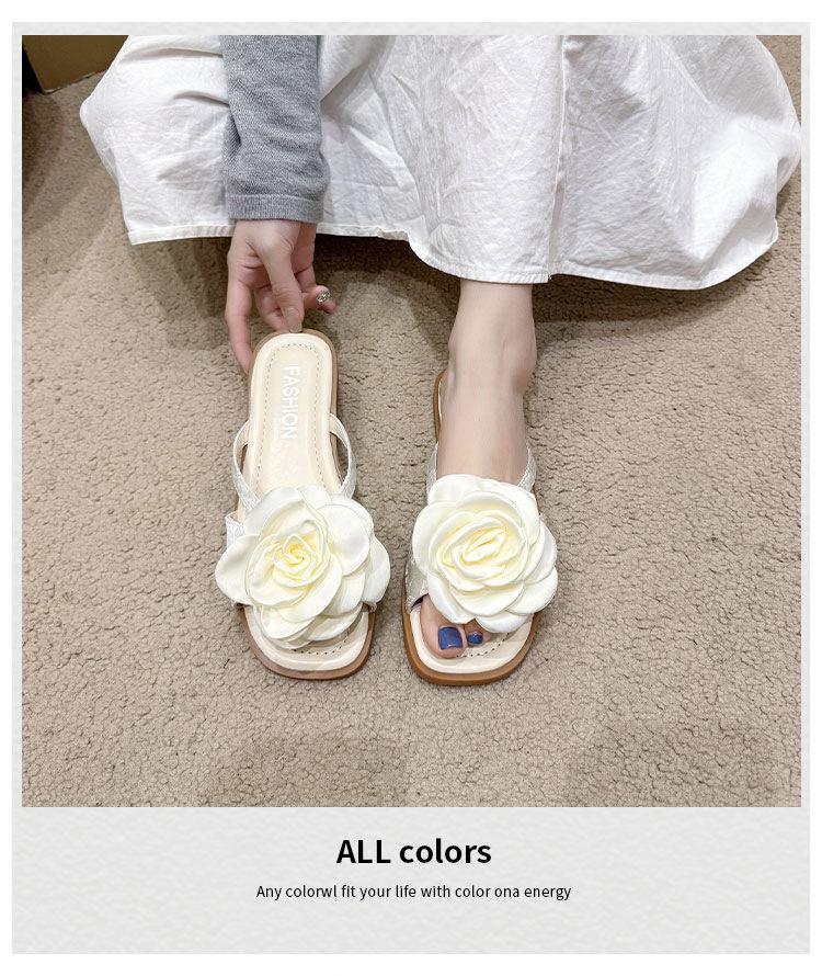 Flat bottom flower non-slip fairy wind super fire cool slippers women summer wear fashion 2025 new seaside beach shoes