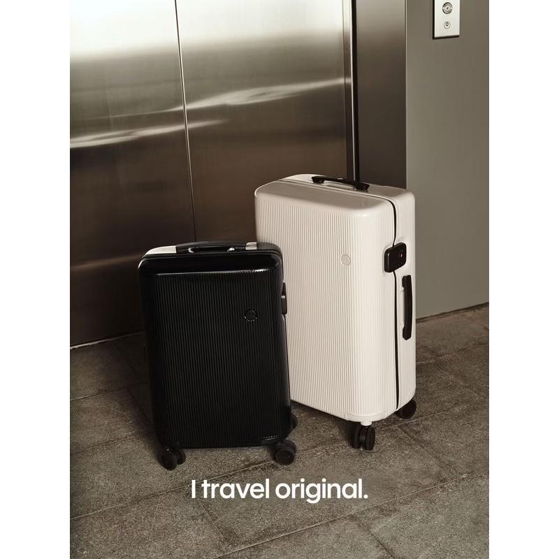 Ito Lightweight Hardshell Spinner Luggage