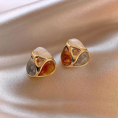 1 Pair Korean Fashion Geometric Triangle Stud Earrings for Women Retro Gold Color Statement Wedding Party Jewelry Gift KTJ