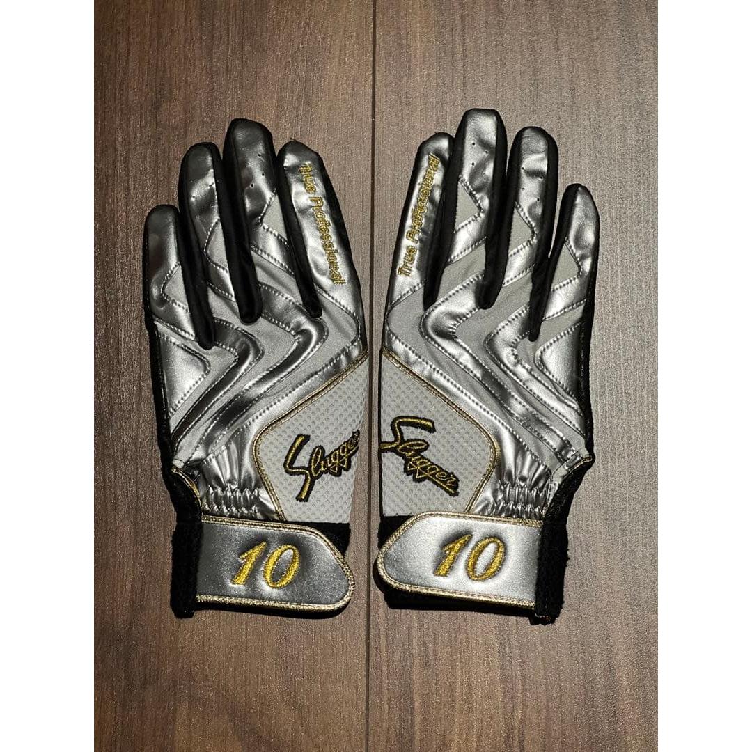 Used Kubota Slugger Batting Gloves 24cm