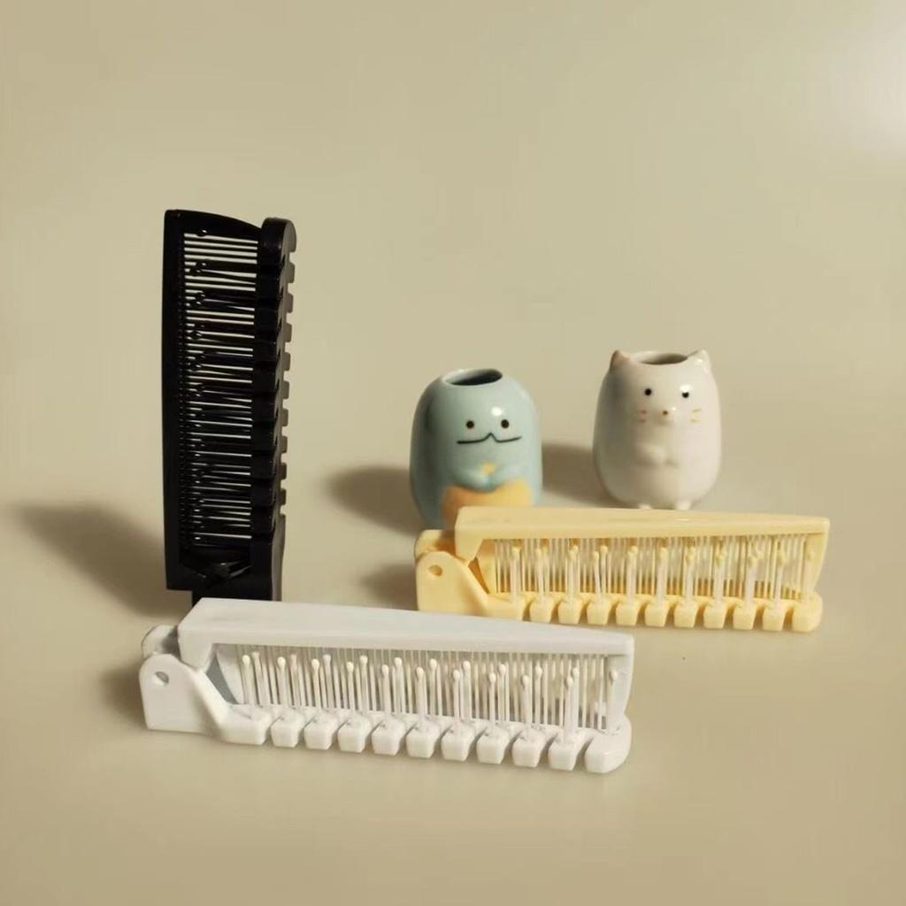 Brush comb gift smooth beige high-grade (black + + white)