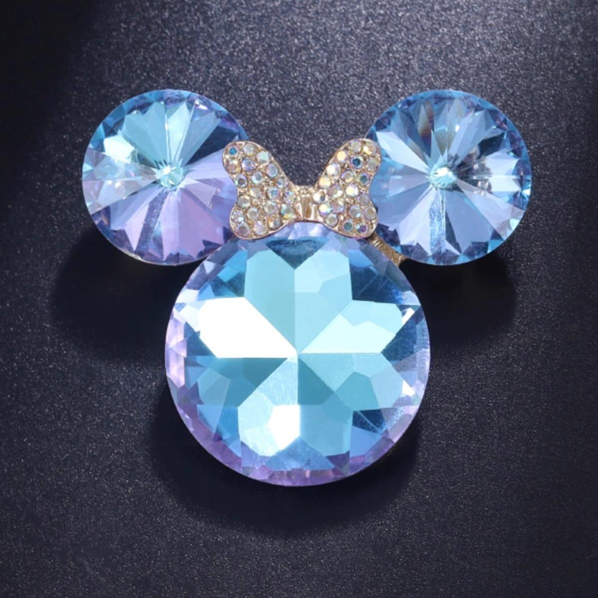 

Шикарная брошь в виде головы Микки Мауса с градиентным бантом и стразами