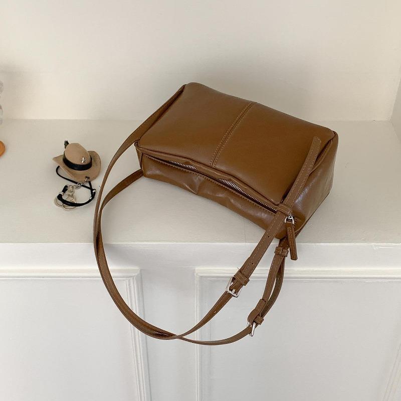 

Осень и зима новая ретро сумка универсальная нишевая сумка подмышку портативная сумка через плечо женская