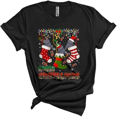 Frohe Weihnachten Lustig Niedlich Kariert Leopard Rentier Wichtel Weihnachtsmann Britisch Kurzhaar Katzen in Weihnachtsstrümpfen Unisex T-Shirt Schwarz