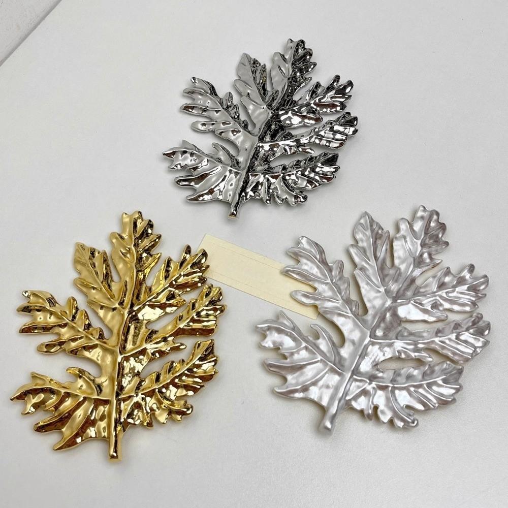 Vintage Long Leaf Pin Corsage Ornament Metal Glossy Brooch Maple Leaf Brooch  Western-style Clothes