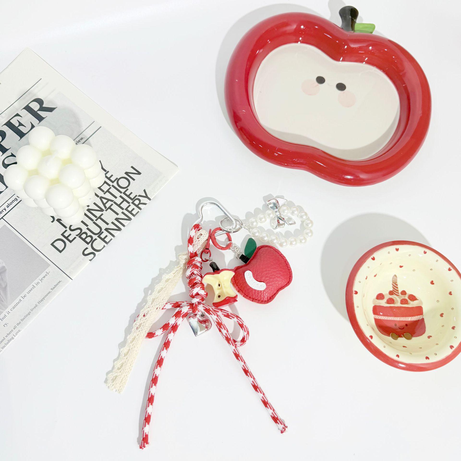 

Miu Style Bag Charm: Apple Pendant Keychain & Multifunctional Lanyard Accessories for Couples красный