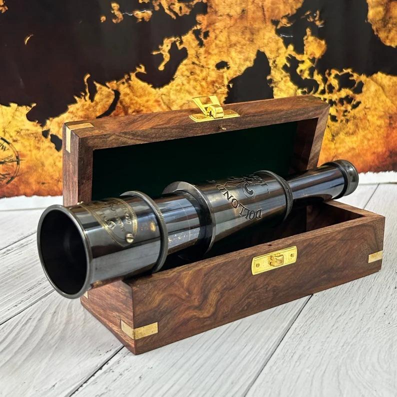 

Brass Telescope Engraved Spyglass – Pirate Style Vintage Nautical Telescope for Collectors & Decor коричневый