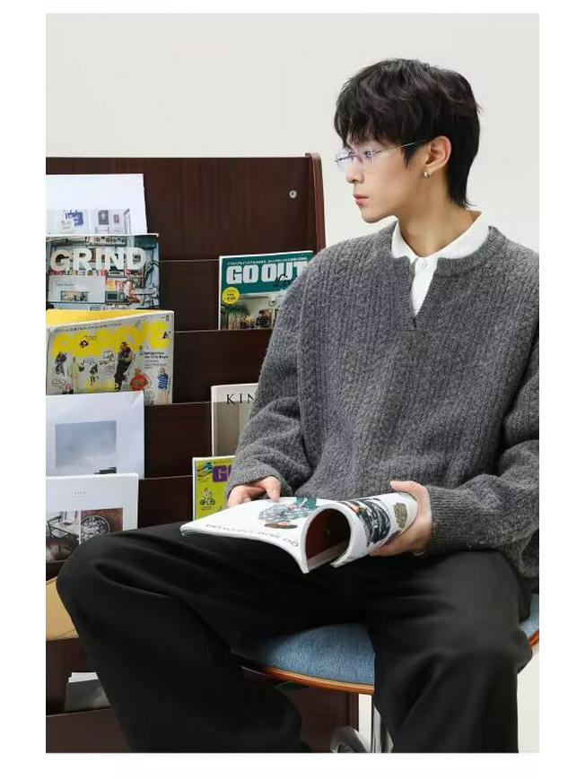 Men’s Retro V-Neck Cable Knit Sweater - Loose Fit, Solid Color, Autumn/Winter Pullover