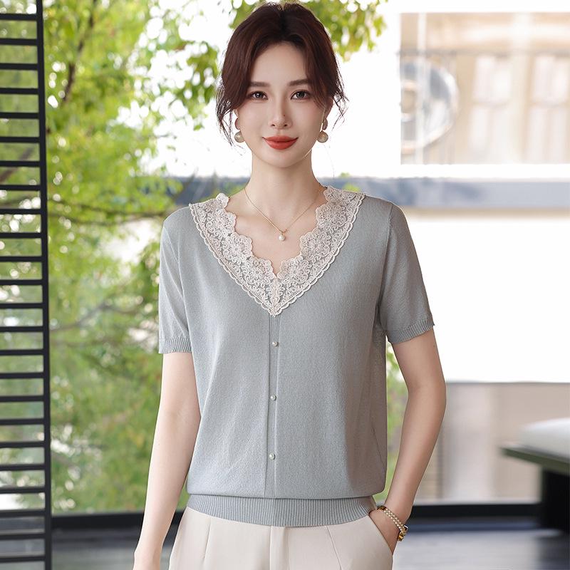 

Elegant Ice Silk V-Neck Lace T-Shirt for Middle-Aged Women - Summer 2026 Style XL (recommended for 100-110 pounds) серый/синий