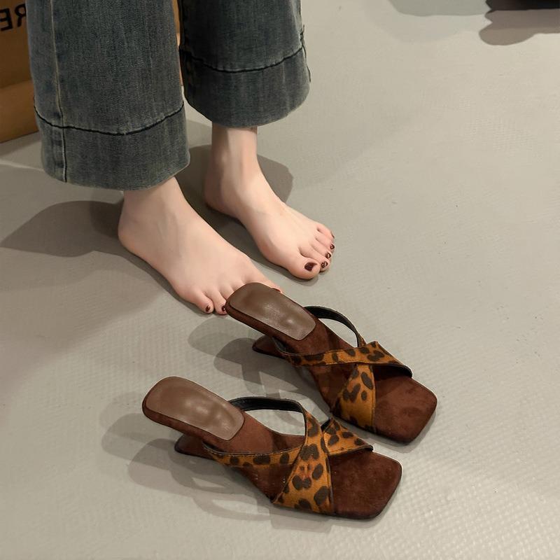 Retro square head cross with cool slippers women's new summer wear temperament wedge heel slippers sandals