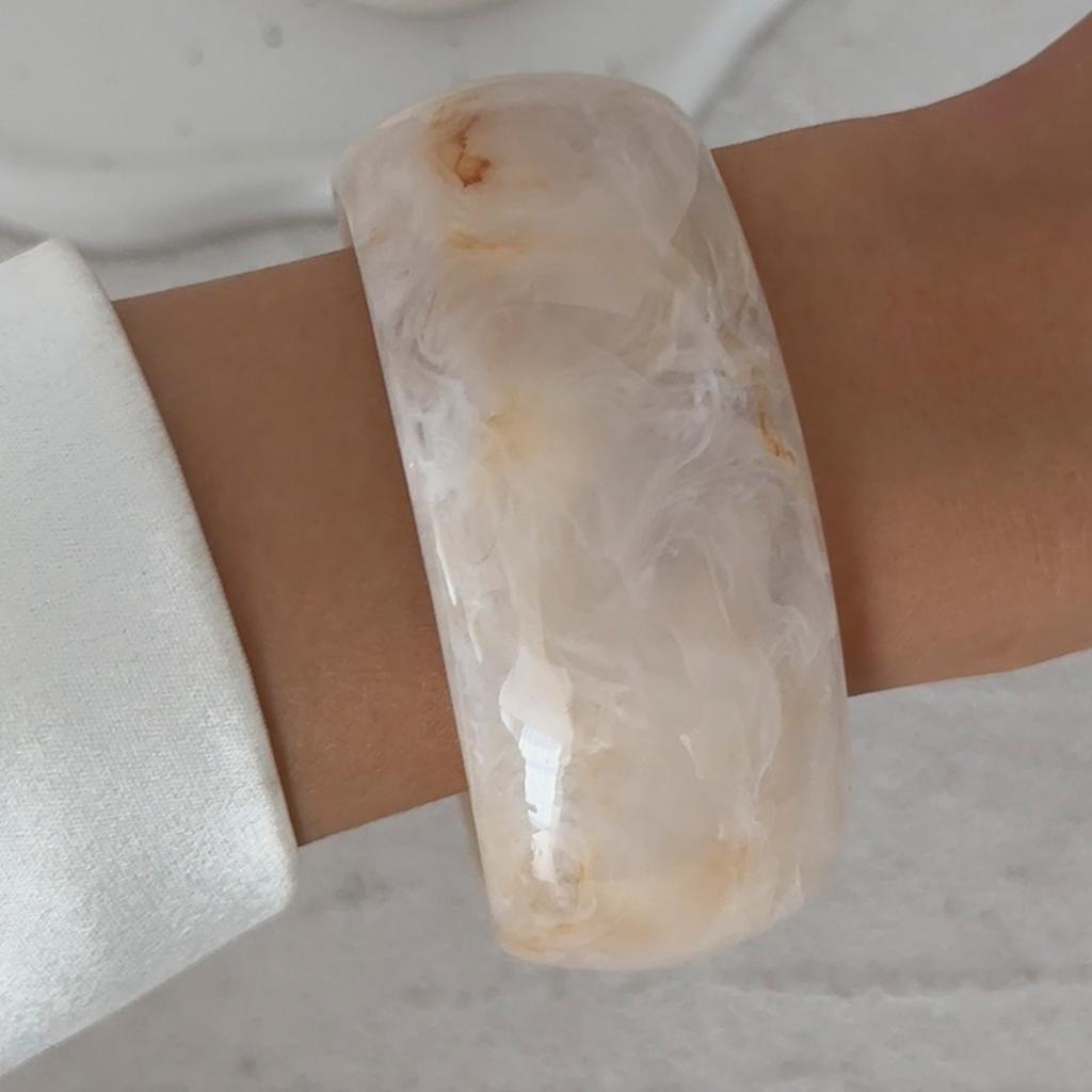 Ingemark 3 Styles Elegant Beige Resin Bangle for Women on Hand New Fashion Statement Boho Charm Bracelets Daily Jewelry Gift
