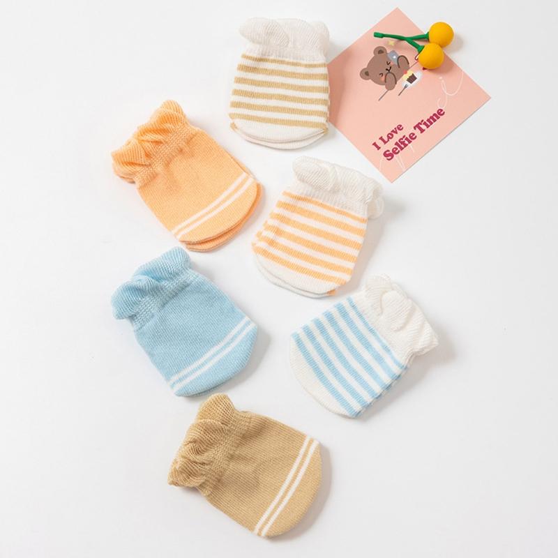 4 Pairs/Set Baby Gloves Socks Bundle 0-3 Months Anti Scratch Soft Mittens Newborn Set Elastic Stockings for Baby Gift