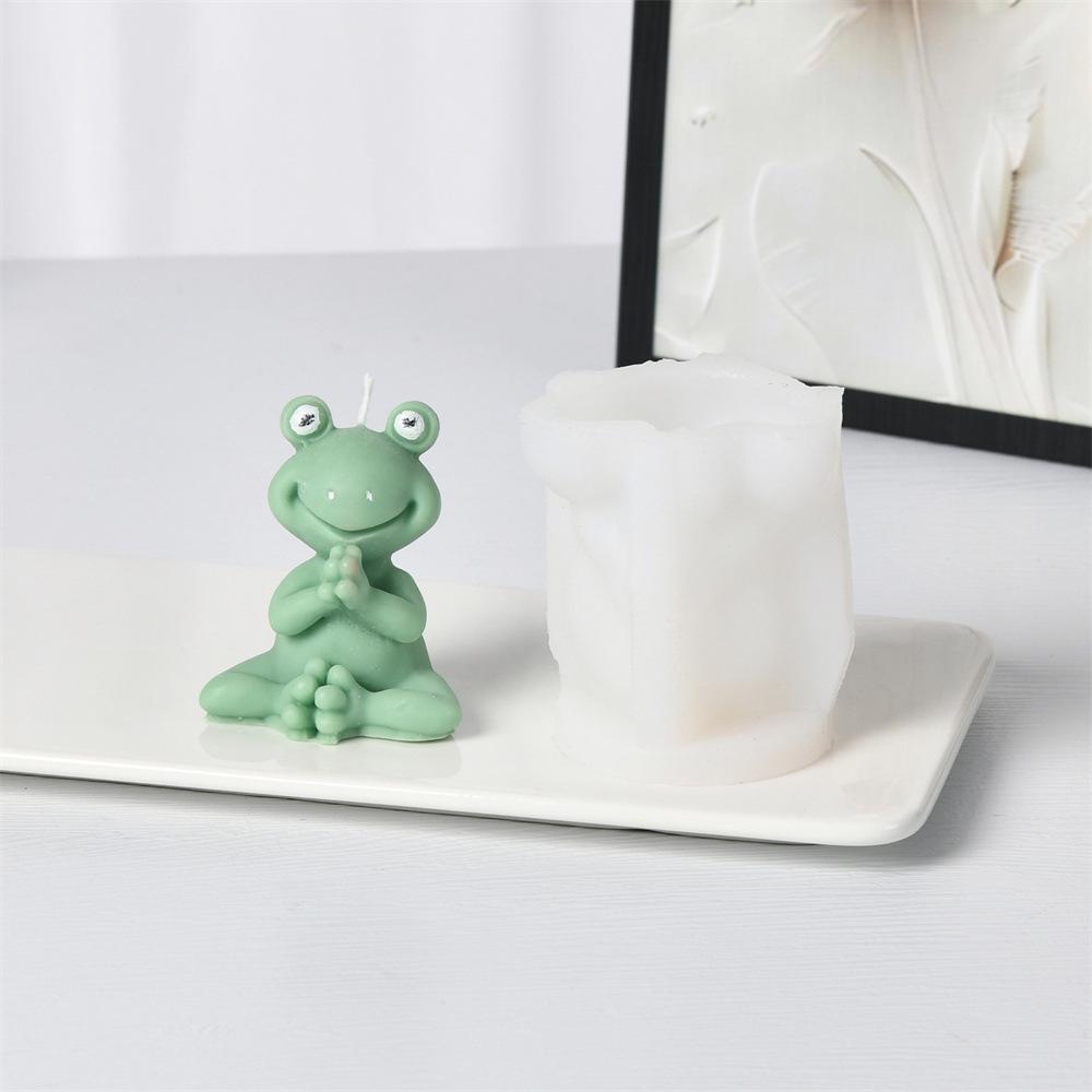 Holding Lotus Root Frog Silicone Candle Mold Cartoon Prayer Frog Aromatherapy Candle DIY Gypsum Resin Decoration Making Mould