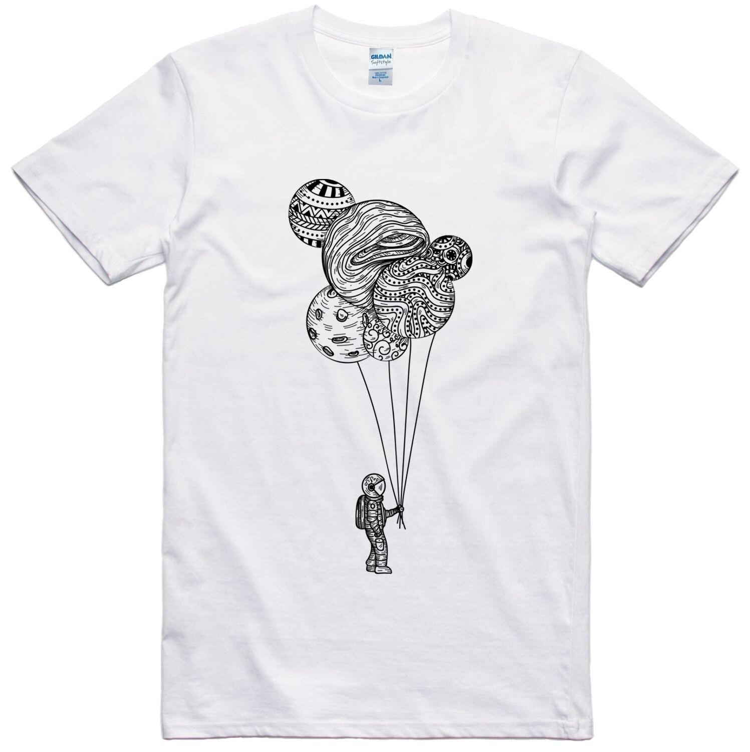 Unisex T Shirt Astronaut Holding Planet Balloons Regular Fit Ring Spun Tee S разноцветный