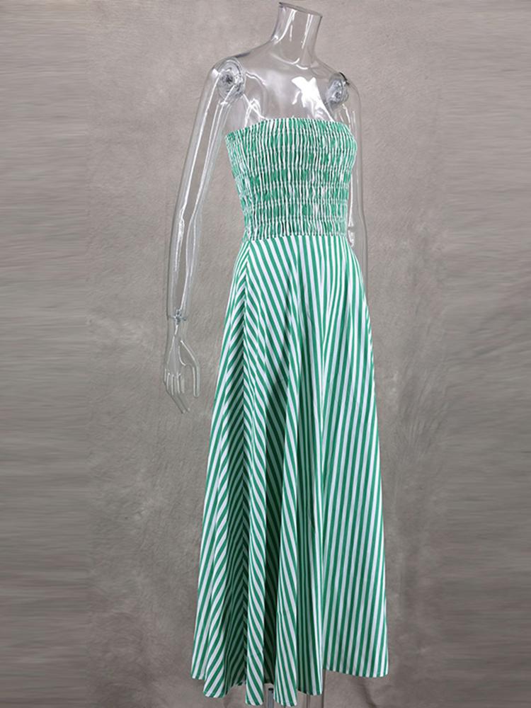 Полосатое платье миди без бретелек — фото 14