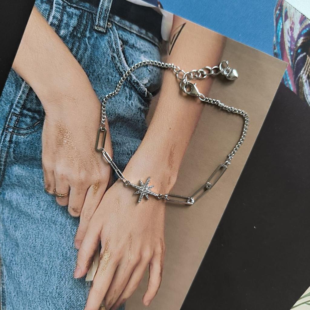 Silver Bracelet with Cubic Zirconia, Product Weight 2.81 G (2190615)