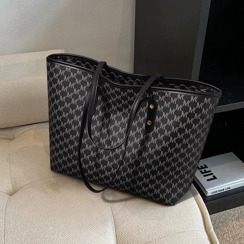 Сумка-тоут женская новая женская сумка большая вместимость подмышечная сумка осенне-зимняя мода высококачественная сумка через плечо