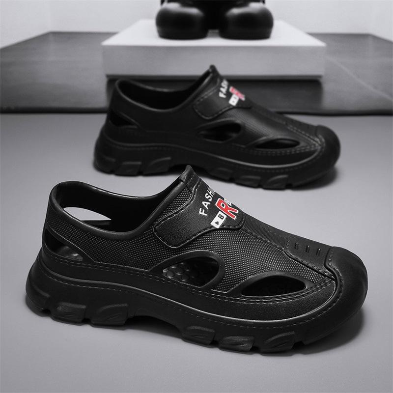 Summer new men's hole shoes breathable light hollowed out mountaineering wading thin sandals soft sole comfortable travel shoes