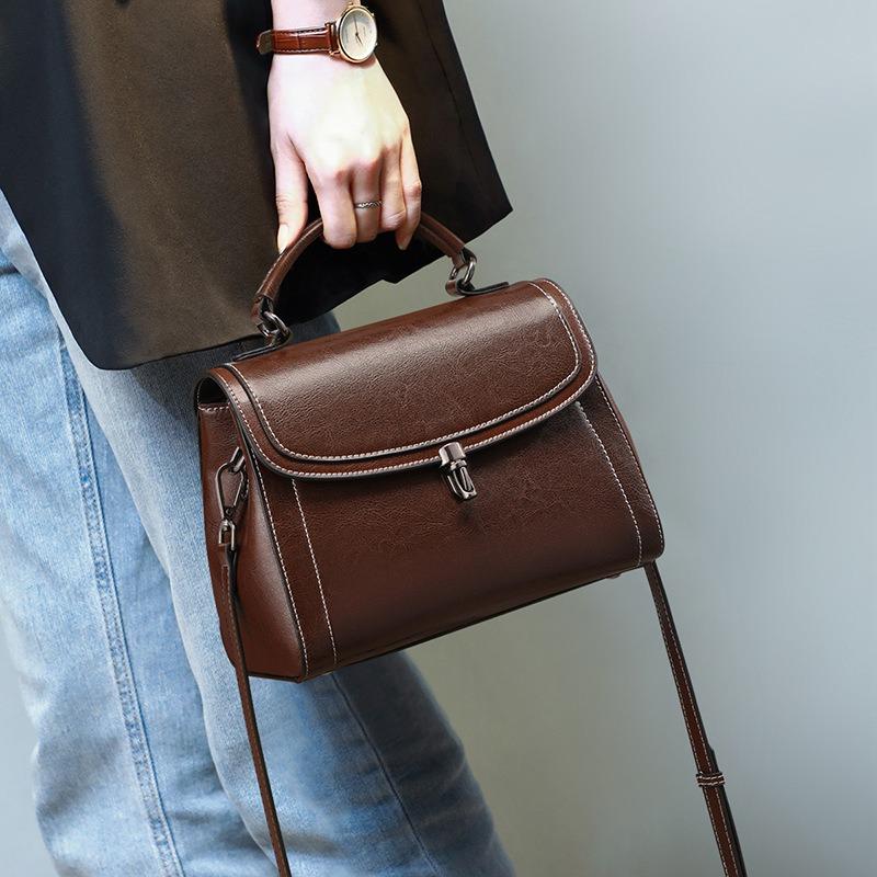 Handbag Bag Women's New Women's Bag Messenger Bag Underarm Bag Autumn and Winter Fashion Light Luxury Shoulder Bag Small Bag