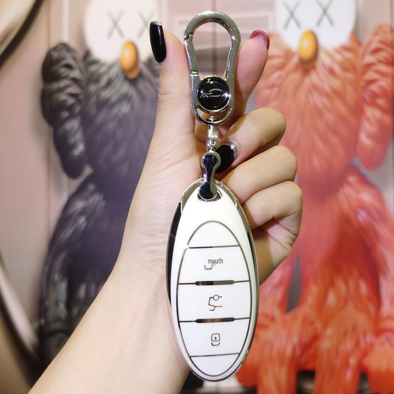 Universal FAW Bestune T77/T99/B70/T55/T33 Car Key Cover with Creative Buckle for Men and Women