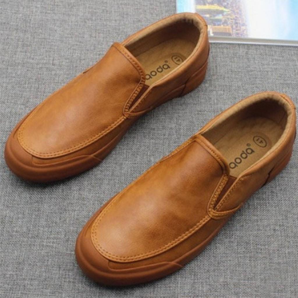 Fashion Leather Men Shoes Casual Flat Men Shoes Waterproof Breathable Loafers Men High Quality Moccasins Comfortable Hot Sale