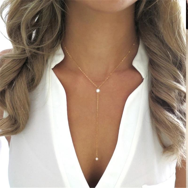 Fashionable Women's Chain Jewelry Necklace Adornment Featuring Imitation Pearls Beads For Special Occasions