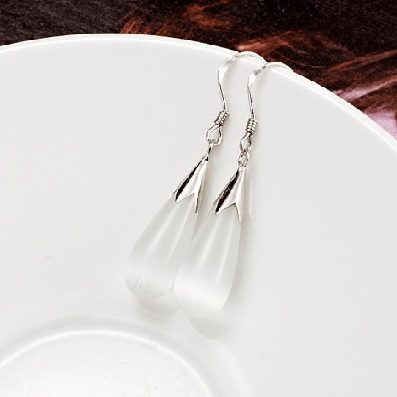 Korean-Style Teardrop Cat's Eye Stone Earrings – Elegant, High-End Niche Design for Women, Perfect Valentine's Day Gift.