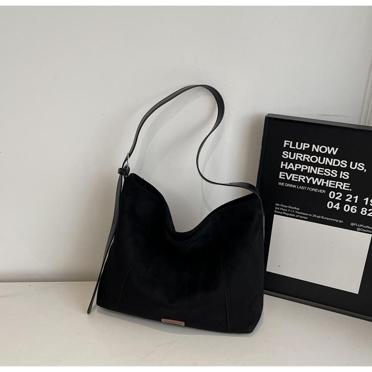 Lässige Wildleder-Tasche mit großem Fassungsvermögen für Damen, neue Retro-Umhängetasche für Pendler, hochwertiger Shopper für Damen