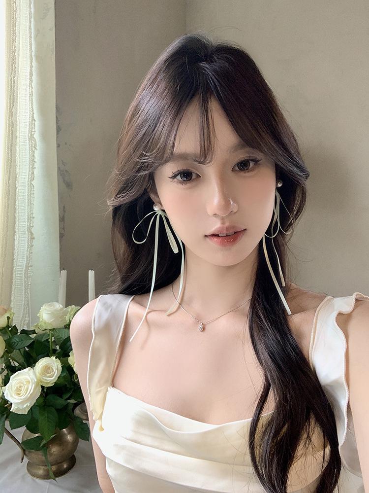 

Ballet-Inspired Pearl & Ribbon Earrings for Women - Elegant & Unique Studs